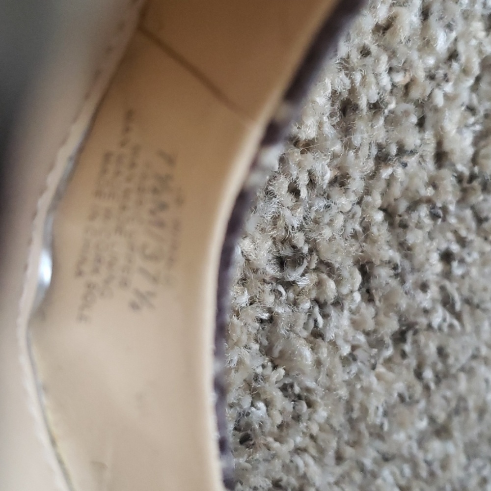Shoes - Picture 6 of 9